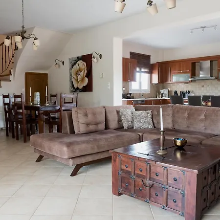 Discover Evia - With Private Jacuzzi Willa *