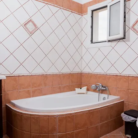 Discover Evia - With Private Jacuzzi * Aliweri